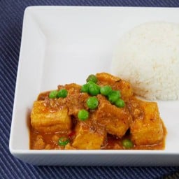 ข้าวกับพะแนงเต้าหู้หมูสับเจ