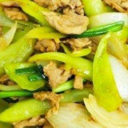 หมูชิ้นผัดพริกหยวก