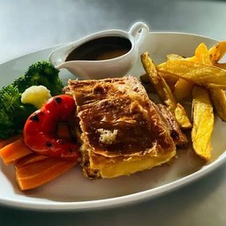 โฮมเมด พาย ไก่ กับ แฮม