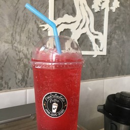 น้ำสตอเบอรี่โซดาเย็น