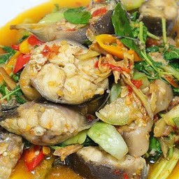 ผัดเผ็ดปลาดุกทะเล