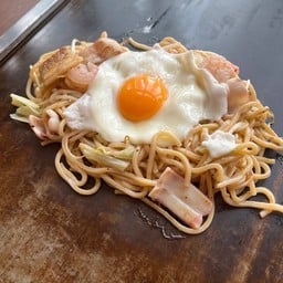 Shiosoba Mix (Pork,Beef,Pranws,Squid,Egg) ยากิโซบะผัดเกลือมิกซ์