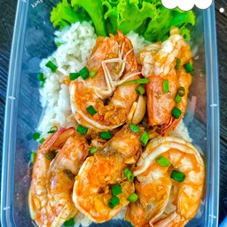 ข้าวหน้ากุ้งผัดเนย