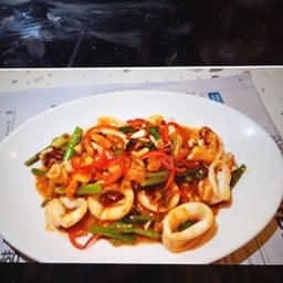 ปลาหมึกผัดไข่เค็ม