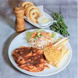 สเต็กไก่สไปรซี่+หอมทอด 5 ชิ้น