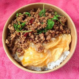 ข้าวไข่ข้น กะเพราหมูสับพริกแห้ง