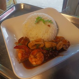 ข้าวกะเพราทะเล