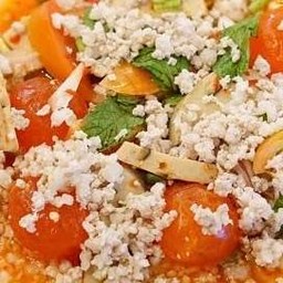 ยำไข่แดงเค็ม หมูสับ หมูยอ