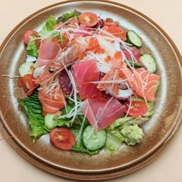 (553) สลัดรวมซาชิมิ Kaisen Salad