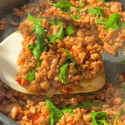 ข้าวผัดกะเพรา