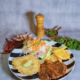 สเต็กไก่สไปรซี่+สเต็กปลาดอลลี่จูเนียร์ทอด