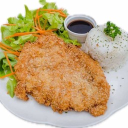 ข้าวสเต็กไก่กรอบซอสโชยุ