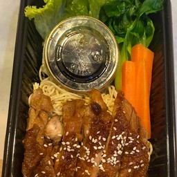 บะหมี่เหลืองไก่ย่างซอสเทอริยากิ