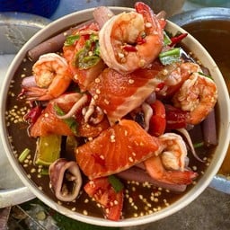 ตำแซลมอนกุ้ง