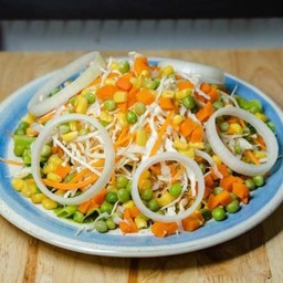 สลักผักสามสี