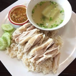 ข้าวมันไก่แม่มะลิ