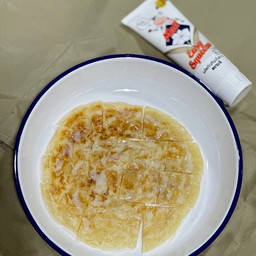 โรตีทอดราดนมน้ำตาล อร่อยมากๆค่ะ