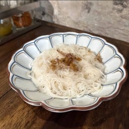 เส้นหมี่ขาว