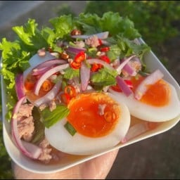 ยำไข่ต้ม