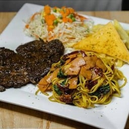 สเต็กเนื้อริบอายพริกไทยดำ+สปาเก็ตตี้ผัดพริกแห้งแฮมไก่