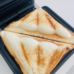 แซนวิชอบร้อน ไส้โอวัลติน+นม