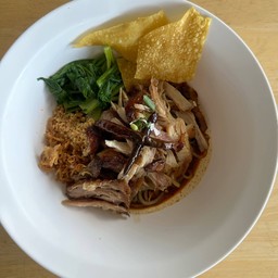 เส้นบุกเเห้งคลุกไก่ฉีก