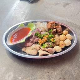 ลวกจิ้มรวมหมูและเนื้อ