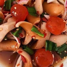 ยำไข่แดงเค็มไส้กรอก