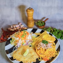 สเต็กปลาดอลลี่จูเนียร์ทอด+สปาเก็ตตี้ทูน่า