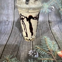 นมสดปั่นโอริโอ้ใส่บุกบราวน์ราดซอสช้อค