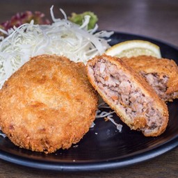 (611) ชุดหมูและเนื้อชุดเกล็ดขนมปังทอด Menchi Katsu Set