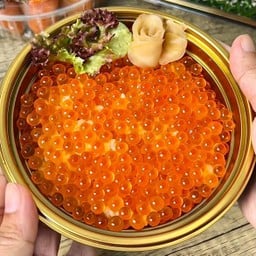 ข้าวหน้าไข่ปลาแซลมอน