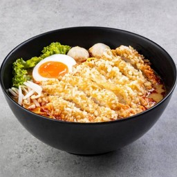 ก๋วยเตี๋ยวต้มยำไก่ชุบแป้งทอด ไข่ยางมะตูม