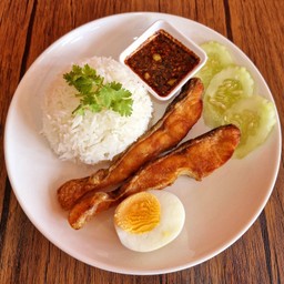 ข้าวปลาแดดน้ำจิ้มแจ่ว