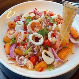 ยำวุ้นเส้นรวมมิตร