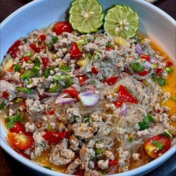 ยำวุ้นเส้นหมูสับ