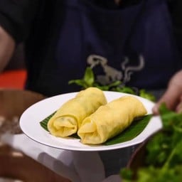 ปากหม้อไข่ม้วน