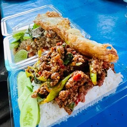 ผัดพริกแกงราดข้่าว