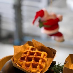 ครอฟเฟิล เคลือบน้ำตาล