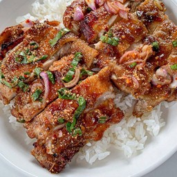 ข้าวหน้าน้ำตกไก่ย่าง
