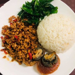 ข้าวกะเพราไข่เยี่ยวม้า