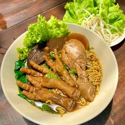 ก๋วยเตี๋ยวไก่ตุ๋นหนองหอย