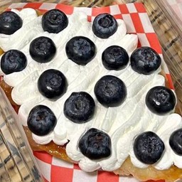 ครอฟเฟิล วิปครีม บลูเบอร์รี่