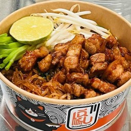 เฉียบผัดหมี่โคราช สาขาตลาดมาบางรัก