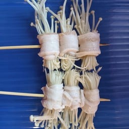 สามชั้นพันเห็ดเข็มทอง