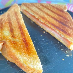 แฮม+ชีส อบกรอบ