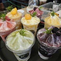 MAKE ME COFFEE เมคมีคอฟฟี่ ลำลูกกาคลอง 4