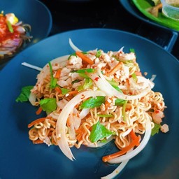 ยำมาม่าไก่สับ