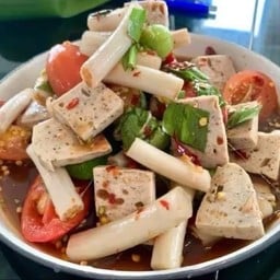 ตำไหลบัว หมูยออุบลเท้