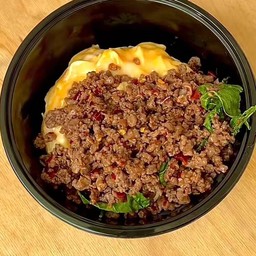 กระเพราเนื้อโคขุนไข่ข้น